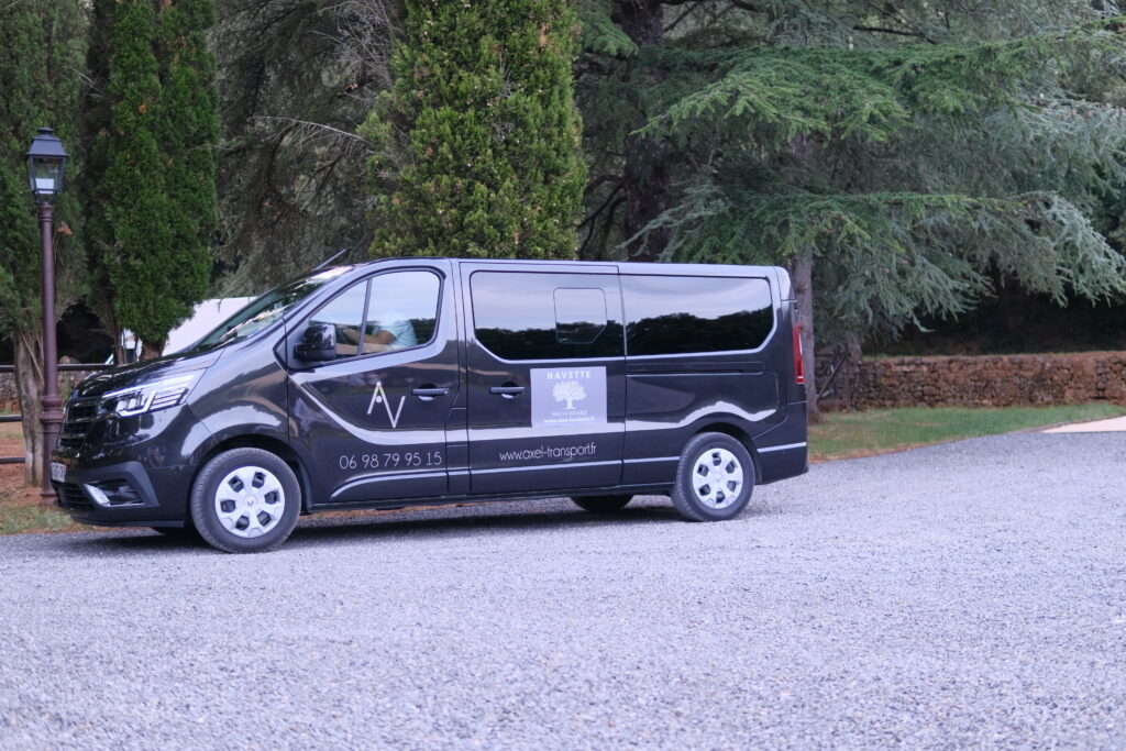 Navette Mas La Solarie &ndash; service de transport pour mariages et &eacute;v&eacute;nements priv&eacute;s en C&eacute;vennes